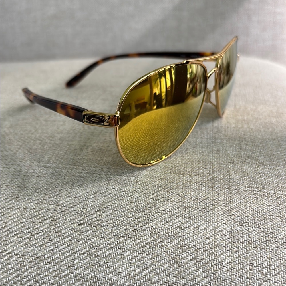 OAKLEY Feedback Brown Tortoise Aviator Sunglasses with Gold Polarized Lenses